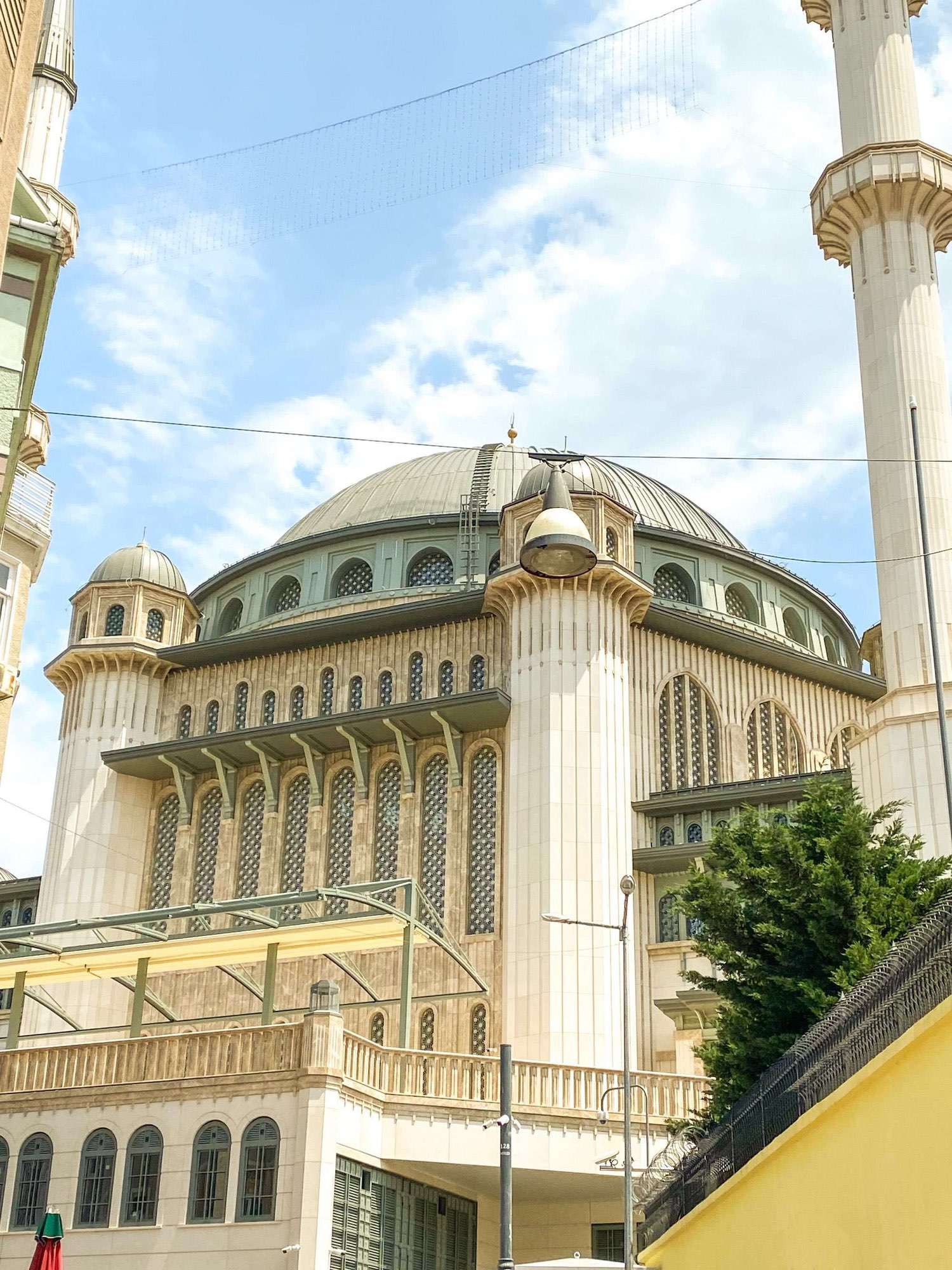 TAKSİM CAMİİ'NİN İKLİMLENDİRME ÇÖZÜMÜ DAIKIN'DEN GELDİ