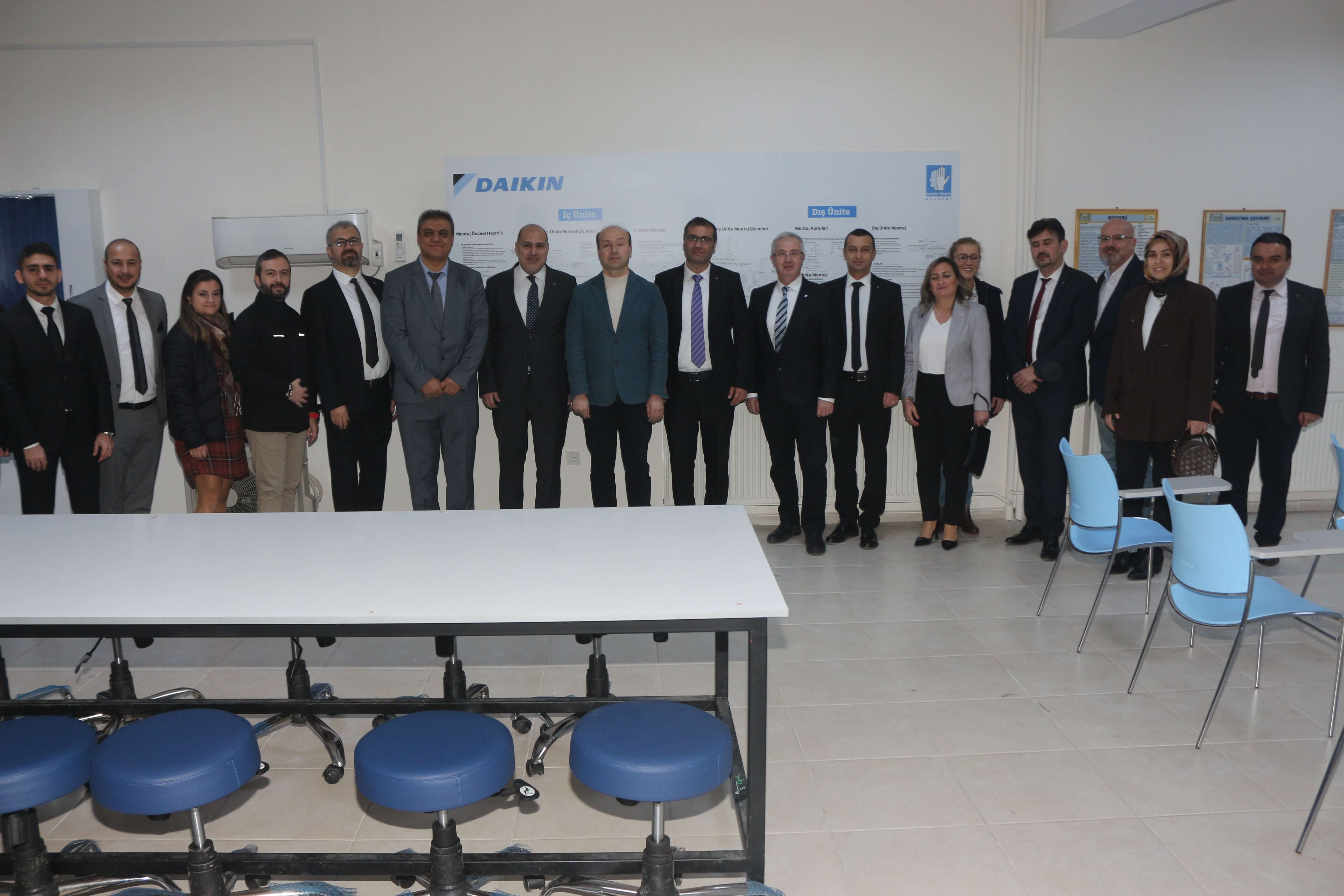 DAIKIN TÜRKİYE, İKLİMLENDİRME LABORATUVARLARI İLE MESLEKİ EĞİTİMİ DESTEKLEMEYE DEVAM EDİYOR
